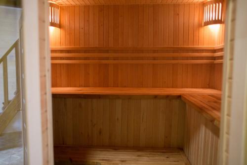 Sauna, Комплекс На Дачі in Vyshpil'
