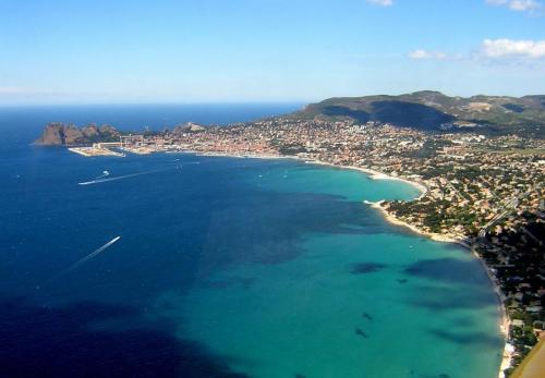 pavillon au calme à 5 mn en voiture de la plage gîte à louer Bastide rénovée la Passiflore