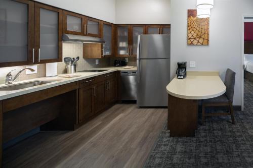 Staybridge Suites - Phoenix – Biltmore Area, an IHG Hotel