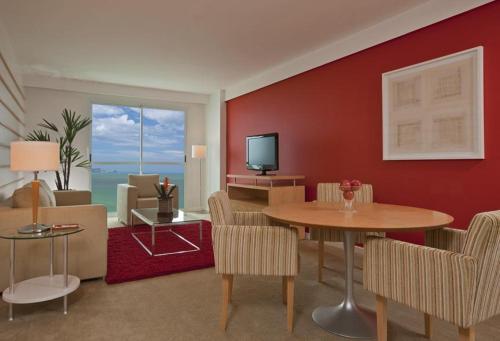 المنطقة المحيطة, ميركيور ماكا (Mercure Macae) in ماكي