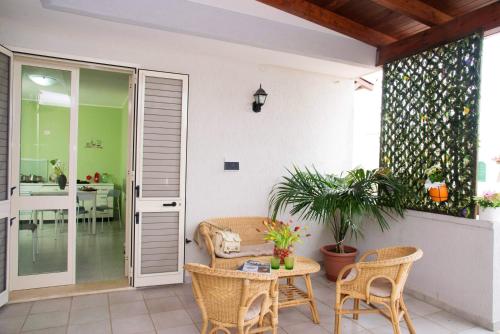  Apartment with one bedroom in Torre dell´Orso with furnished balcony 50 m from the beach, Pension in Torre dell'Orso