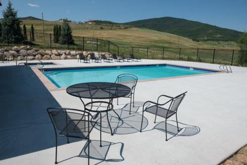 Gorgeous Snowbasin Ski Resort Vacation Rental near Pineview Reservoir Ew 23A photo 3