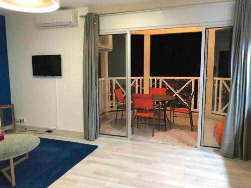 . Appartement d'une chambre avec vue sur la mer terrasse et wifi a Saint Denis