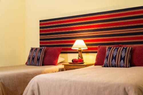 Standard Twin Room image 6