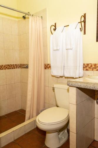 Double Room image 6