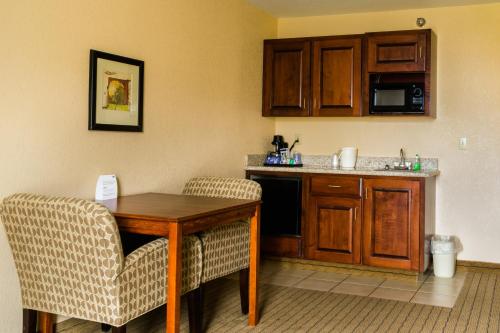 Holiday Inn Express Hotel & Suites Acme-Traverse City, an IHG Hotel