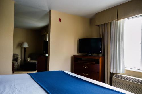 Holiday Inn Express Hotel & Suites Acme-Traverse City, an IHG Hotel