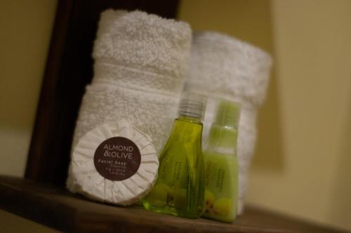 Double Room image 7