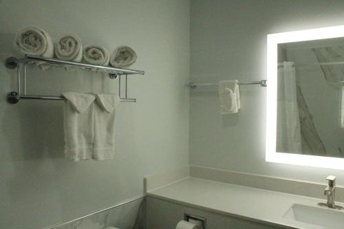 King Room - Disability Access - Non-Smoking