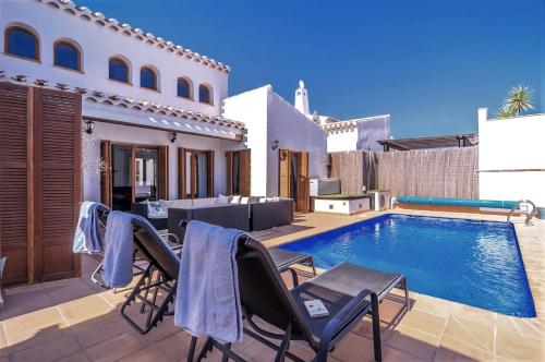  Elegant villa near Murcia with heated private pool in Lo Mendigo