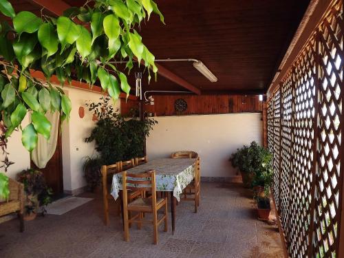  4 bedrooms villa with enclosed garden and wifi at Mazara del Vallo 1 km away from the beach, Pension in Mazara del Vallo