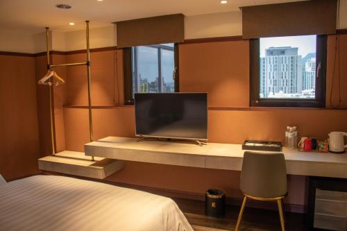 room detail thumbnail 2