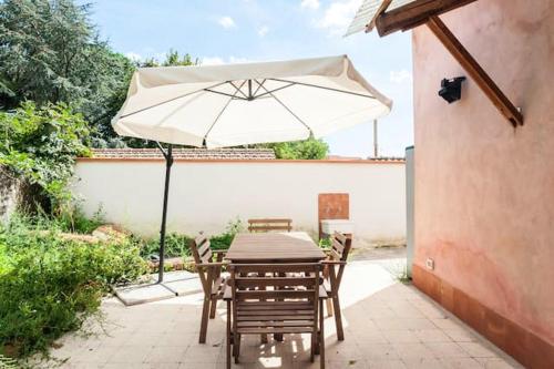  2 bedrooms house with wifi at Pedara, Ferienwohnung in Pedara