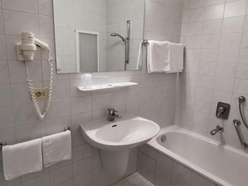Hotel Adria - image 9