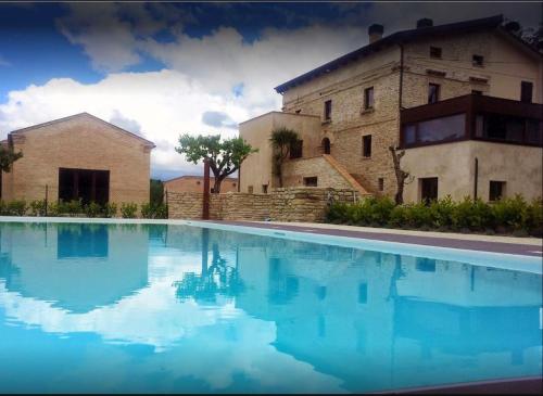 One bedroom appartement with shared pool and wifi at Montalto delle Marche