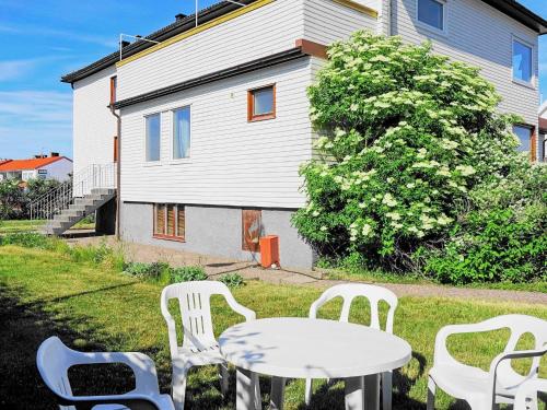 7 person holiday home in SK RHAMN
