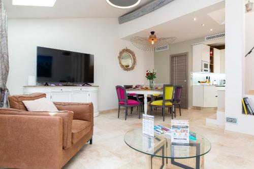MAISON PICASSO - Jacuzzi, vue, terrasse for 6, Antibes (photo 7)