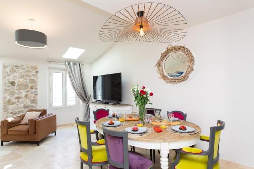MAISON PICASSO - Jacuzzi, vue, terrasse for 6, Antibes (photo 9)