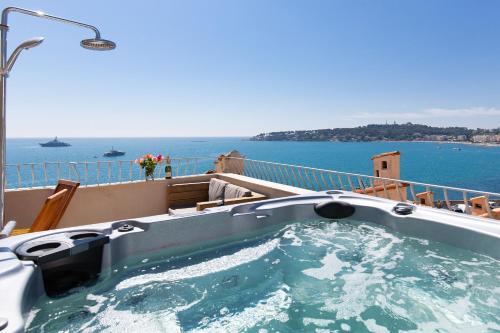 MAISON PICASSO - Jacuzzi, vue, terrasse for 6, Antibes (photo 6)