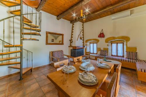 Villa Areti - Traditional Cozy Villa in Fres