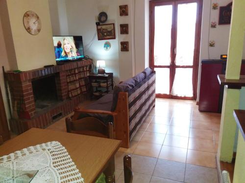  2 bedrooms appartement with furnished terrace and wifi at Camigliatello Silano 2 km away from the slopes in 87053 Camigliatello Silano
