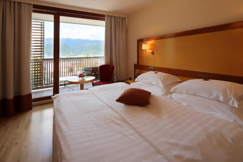 Double Room with Lake View