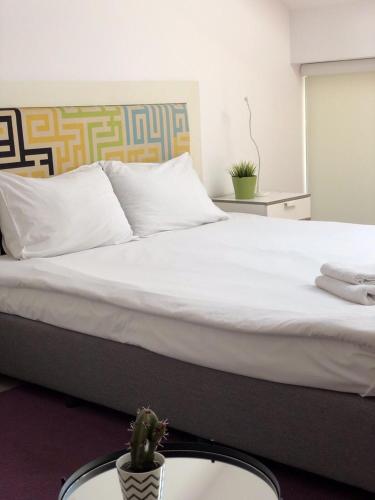 Executive Rooms and Suites Play - image 14