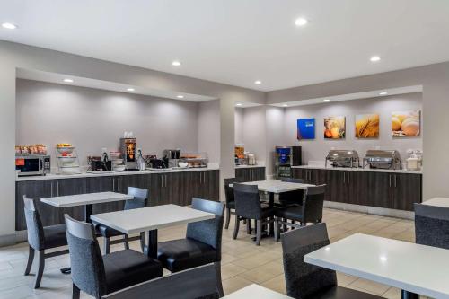 Comfort Suites McDonough Atlanta South