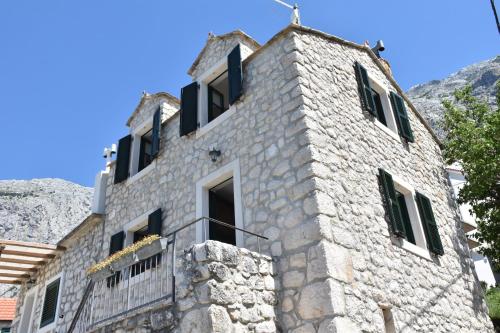  Mediterranean Stone House Ivo in 21320 Baška Voda