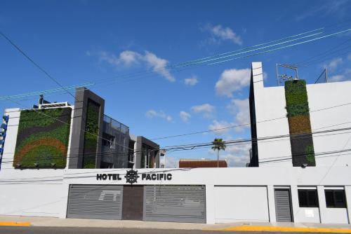 Hotel Pacific