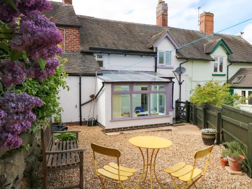 Lavender Cottage in Stanton by Dale