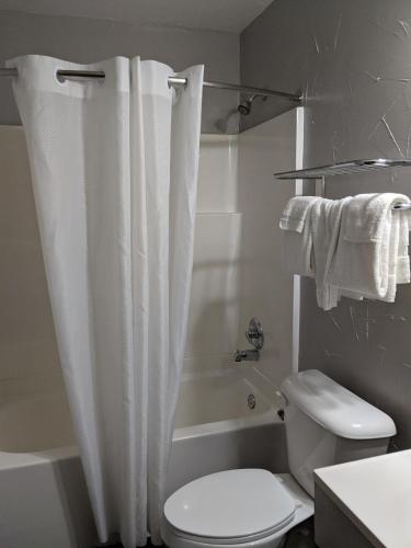Budget Inn El Reno - 화장실