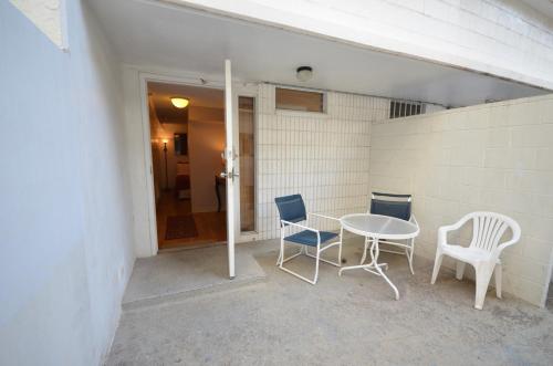 Kuhio Village 208A Waikiki Deal close 2 beach! - image 3