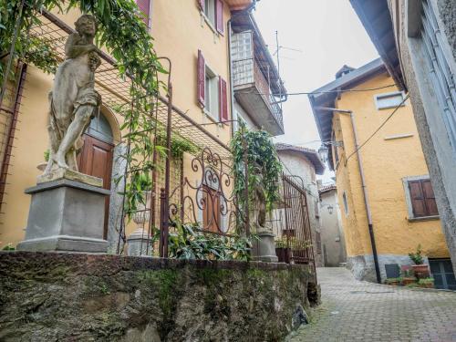 Apkārtne, Castello di Gaia in Magreglio