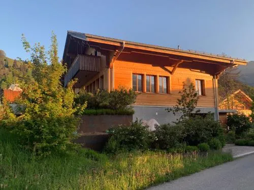 Chalet Park Apartment mit Sauna Hamam in Diemtigen, Schweiz