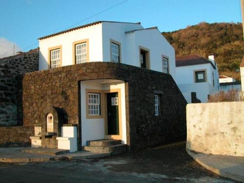 One bedroom appartement with sea view terrace and wifi at Lajes Do Pico, Lajes do Pico