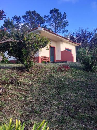 One bedroom house with sea view furnished garden and wifi at Ponta do pargo gîte à louer Crujeira de Dentro
