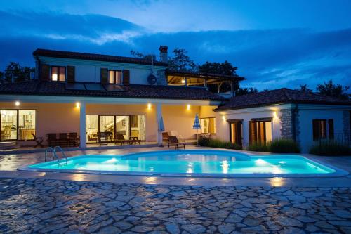 4 bedrooms villa with private pool enclosed garden and wifi at Zminj