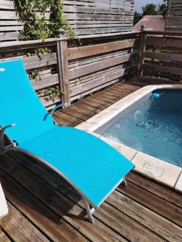 Maison d'une chambre avec vue sur la mer piscine privee et jacuzzi a Le Moule - Location saisonnière - Le Moule