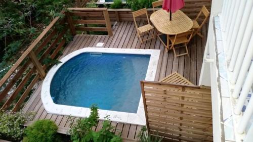 Maison d'une chambre avec piscine privee jacuzzi et jardin clos a Le Moule - Location saisonnière - Le Moule