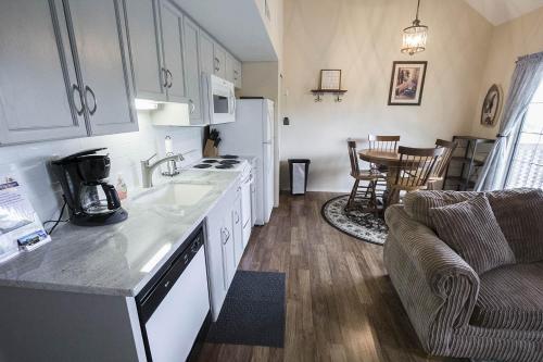 Reel'Em Inn Condo - image 4