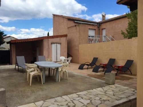 House with 3 bedrooms in Sete with enclosed garden and WiFi 2 km from the beach gîte à louer Saint-Joseph