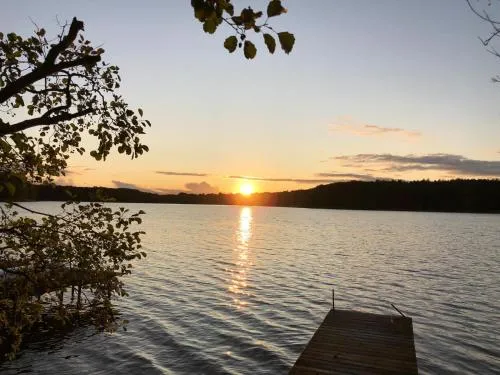 Ferienhaus Reetdach 1300qm Privatgrundstück Bootssteg Sauna Templin Lübbesee Uckermark Erholung pur Seenplatte in Petersdorf, Deutschland