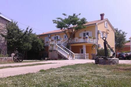 Apartments Nella - Sveti Anton