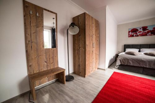 Deluxe Double or Twin Room image 10