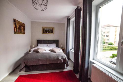 Deluxe Double or Twin Room image 3