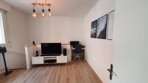 . Joli T2- centre ville - Parking gratuit - WIFI