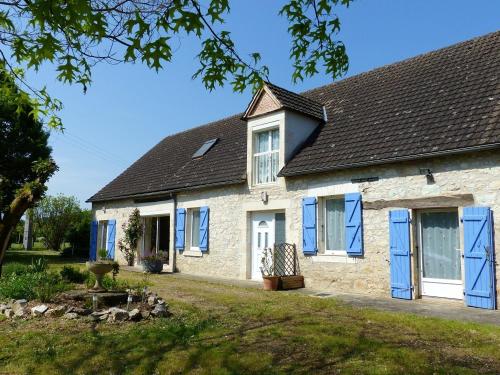 Maison de 4 chambres avec piscine privee jardin clos et wifi a Saint Sozy gîte à louer Meyraguet