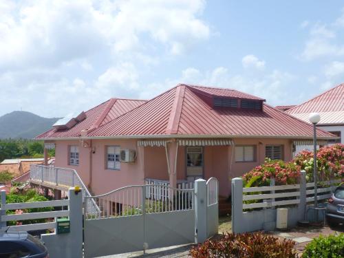 Appartement d'une chambre a Sainte Anne a 400 m de la plage avec jardin clos et wifi - Location saisonnière - Sainte-Anne