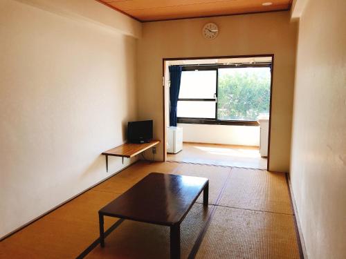 Japanese-Style Twin Room with Shared Bathroom